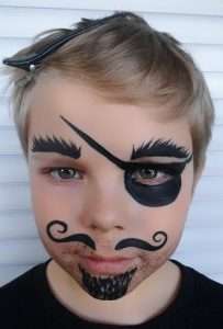 Piraten-Schminkvorlage: Augenklappe schminken